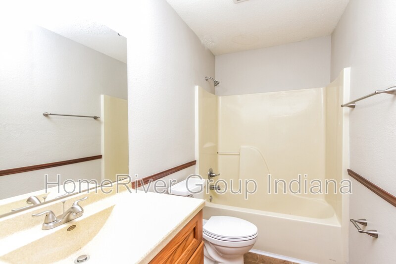 Building Photo - 108 Camelia Ct