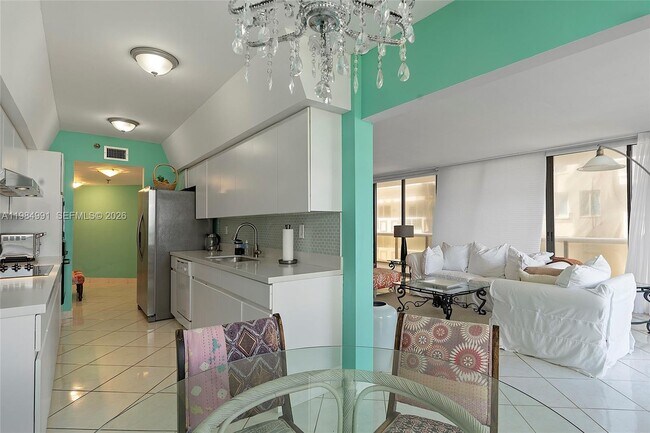 Building Photo - 9455 Collins Ave