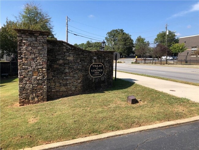 Building Photo - 16 Villa Ct SE