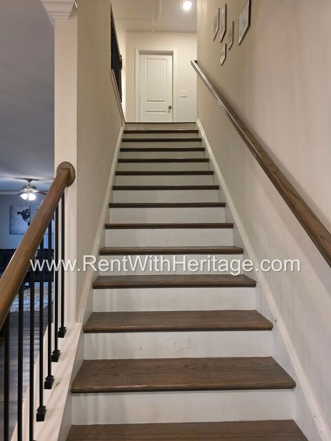 Building Photo - Amazing 5 Bedroom/ 3 Bath Home in Sweetwater, a Swim Tennis Community/ Attention to Detail / Grea...