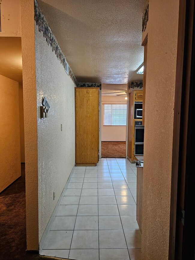 Building Photo - 150 8th St