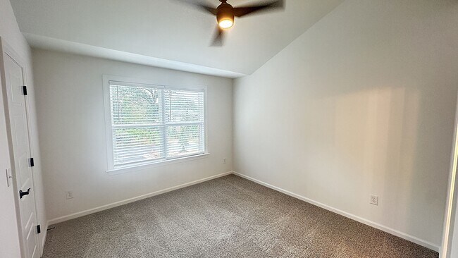 Building Photo - Gorgeous Luxury Style Townhome, Minutes from NC State!