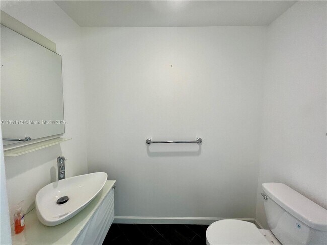 Building Photo - 300 S Biscayne Blvd