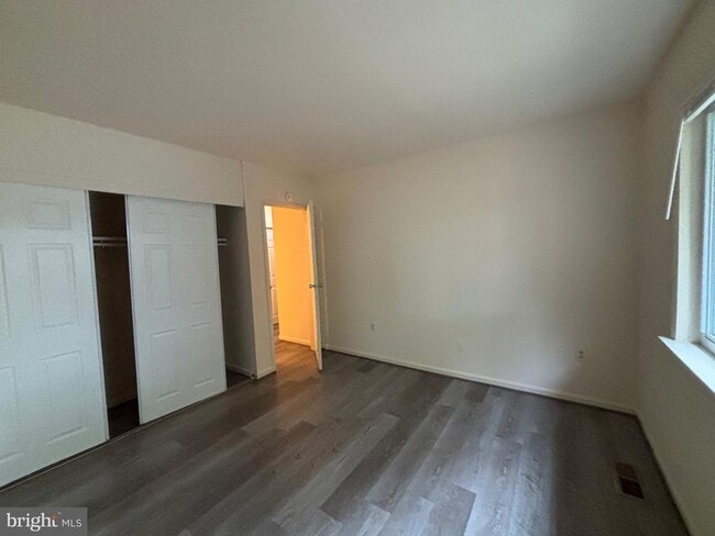 Building Photo - 4657 Logsdon Dr