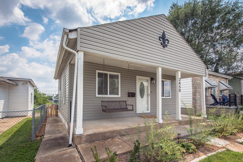 Building Photo - 3450 Macklind Ave