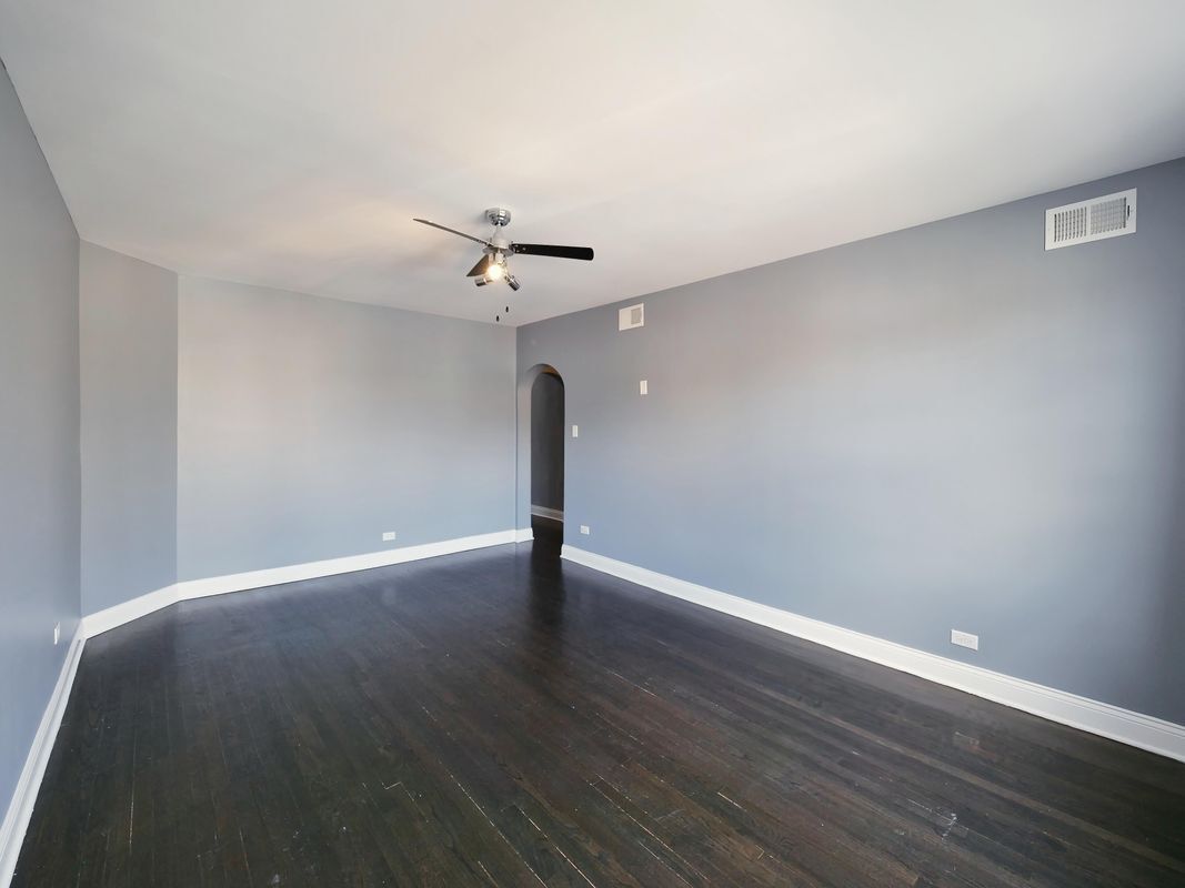 Building Photo - 3309 W Bryn Mawr Ave