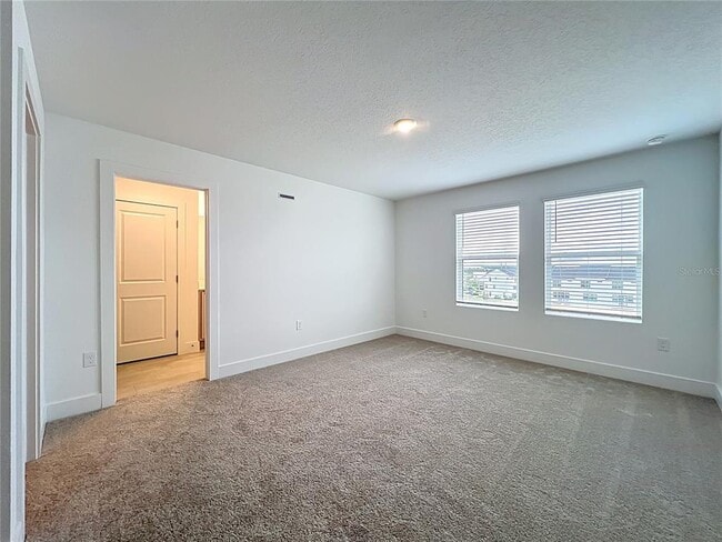 Building Photo - 15465 Hamlin Pk Dr