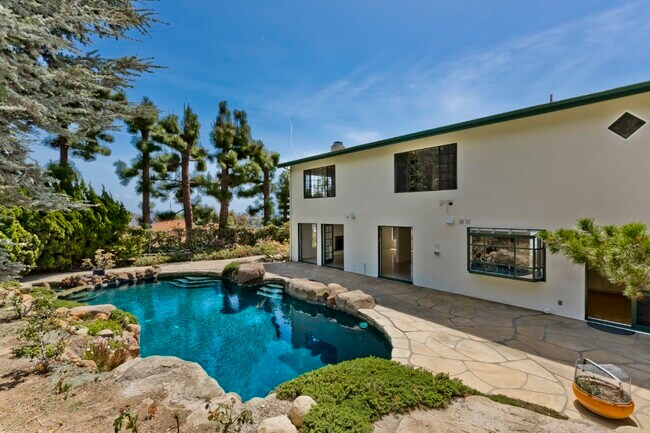 Building Photo - 18041 Blue Sail Dr
