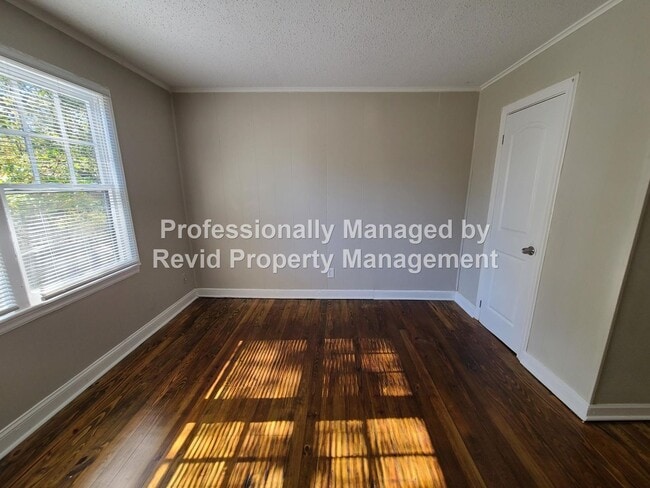 Building Photo - 1419 Depass Rd