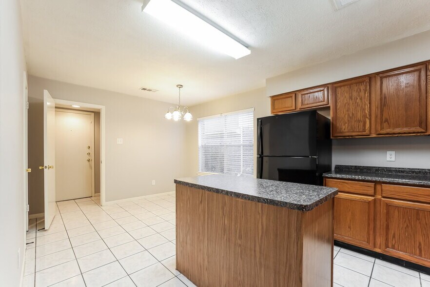 Building Photo - 10326 Timberloch Dr