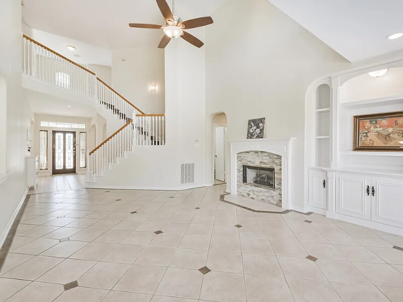 Building Photo - 2502 Bridge Hampton Way