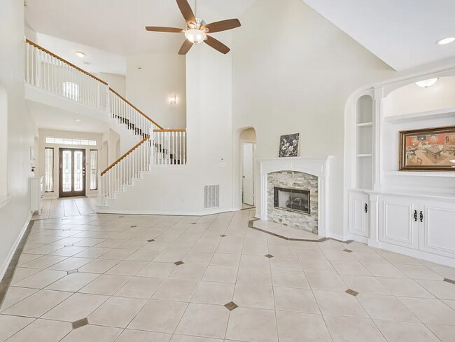 Building Photo - 2502 Bridge Hampton Way