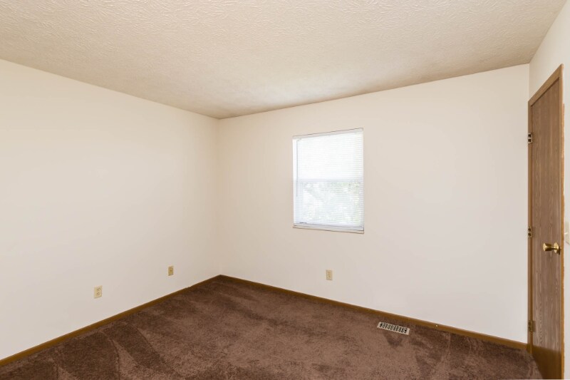 Building Photo - 818 Annagladys Dr