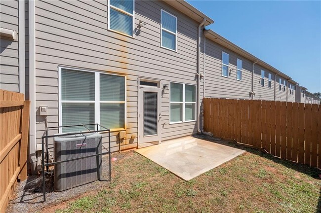 Building Photo - 2248 Mulsanne Dr