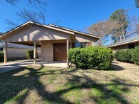 Building Photo - 3 bedroom 1 bathroom