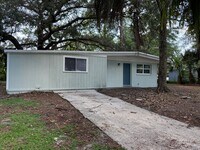 Building Photo - Fully Renovated Mid Century House!