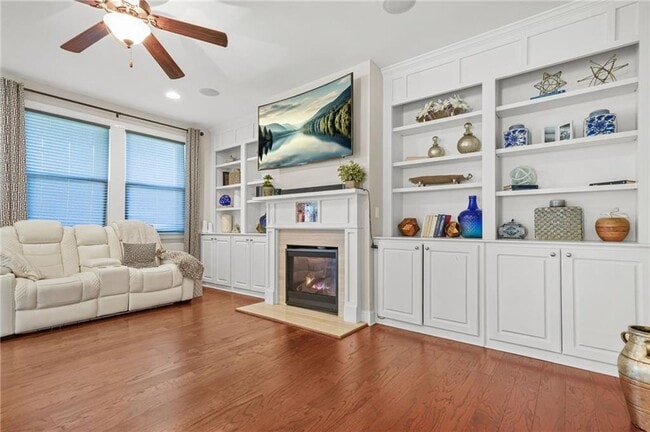 Building Photo - 705 Pressing Dr