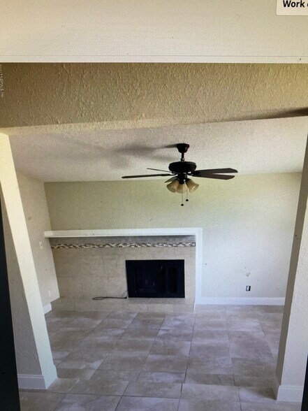 Building Photo - 3923 Harbor View Dr