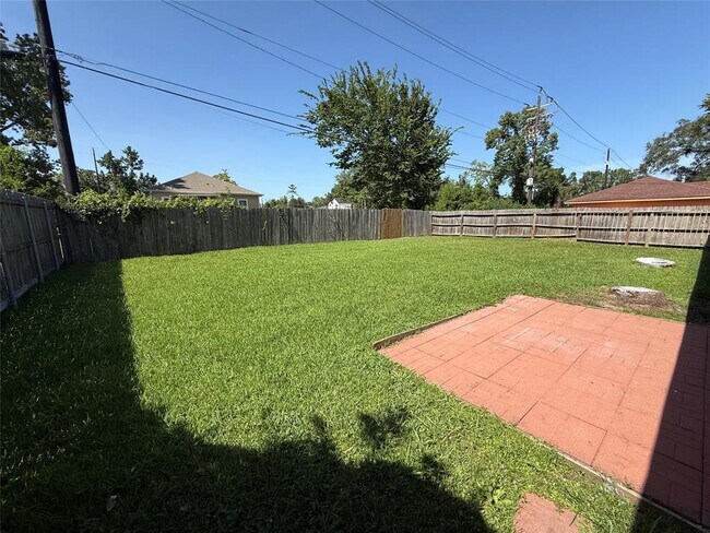 Building Photo - 8343 Bigwood St