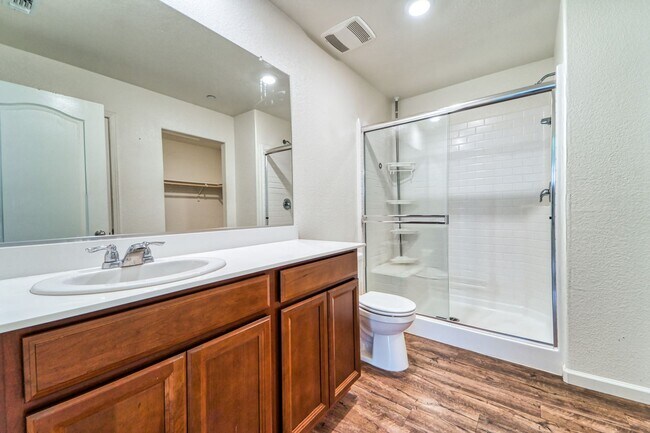 Building Photo - 5549 Glowhaven St