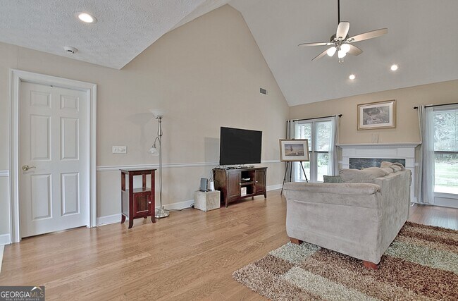 Building Photo - 304 Lamella Ln