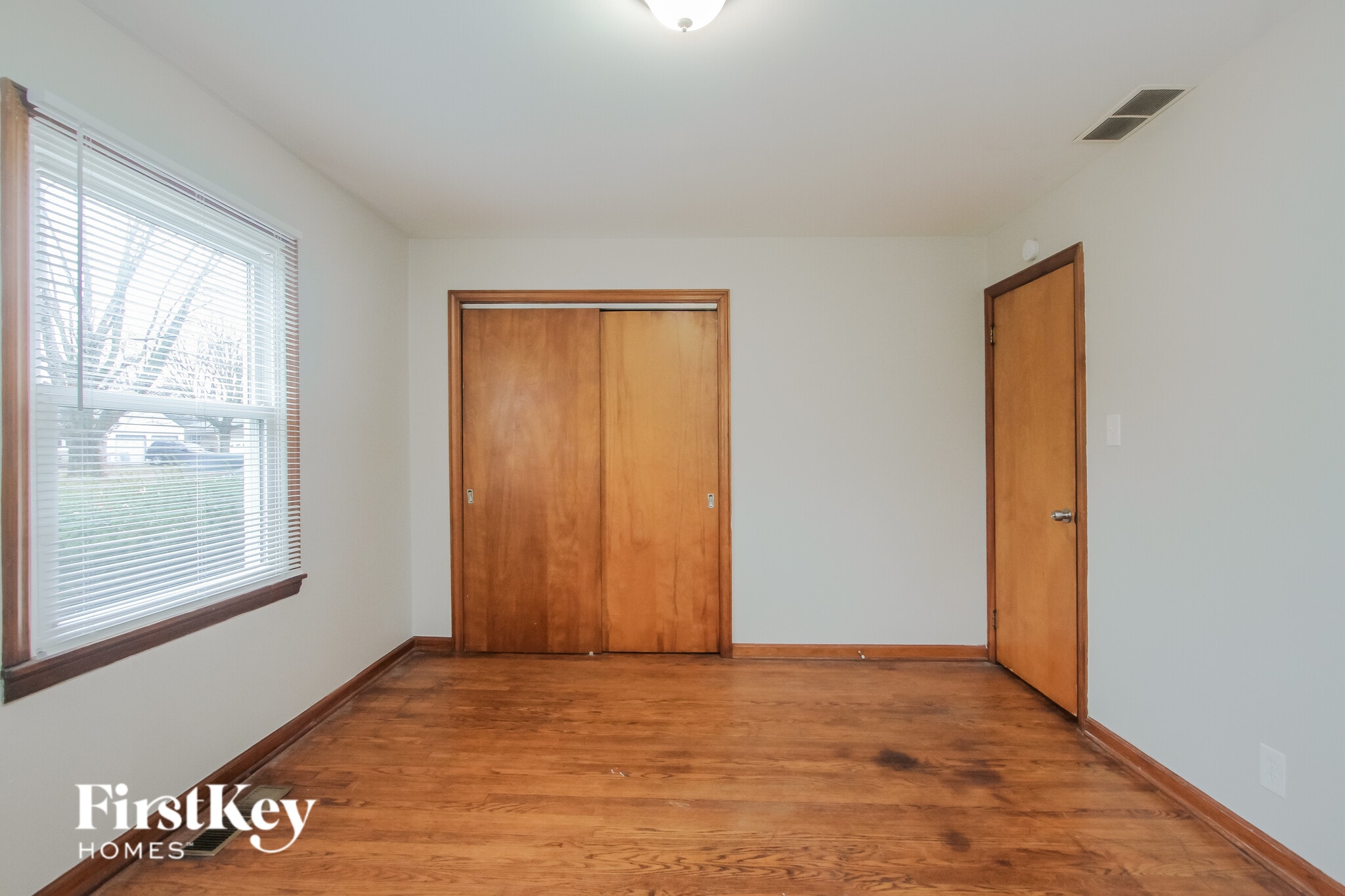 Building Photo - 311 N Boehning St