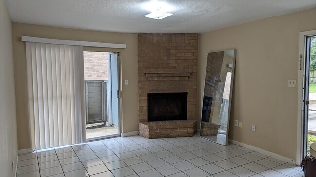 Building Photo - 260 El Dorado Blvd