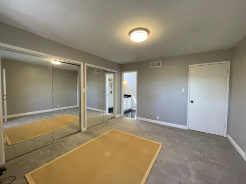 Building Photo - 115 London Ct