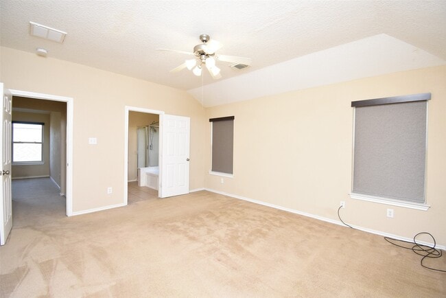 Building Photo - 11215 Overland Trail Dr