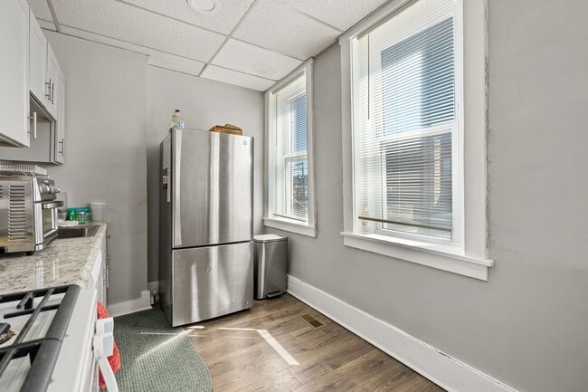 Building Photo - 70 S 15th St