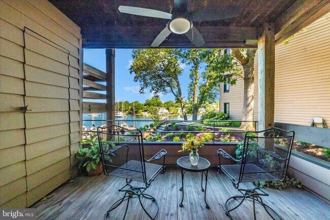 Building Photo - 5 President Point Dr