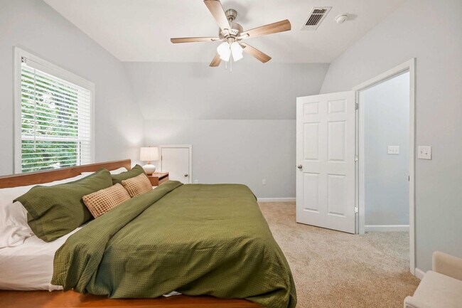 Building Photo - 138B Little River Run N