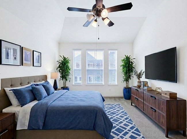 Building Photo - A stunning 4-story home perfectly situated in the heart of Spring Branch!