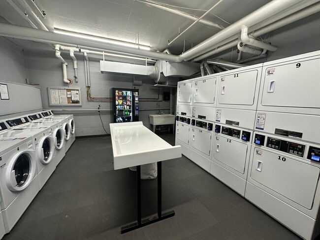 Building Photo - 566 Commonwealth Ave