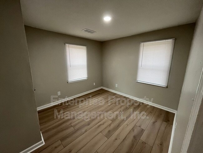 Building Photo - 865 Haynes St