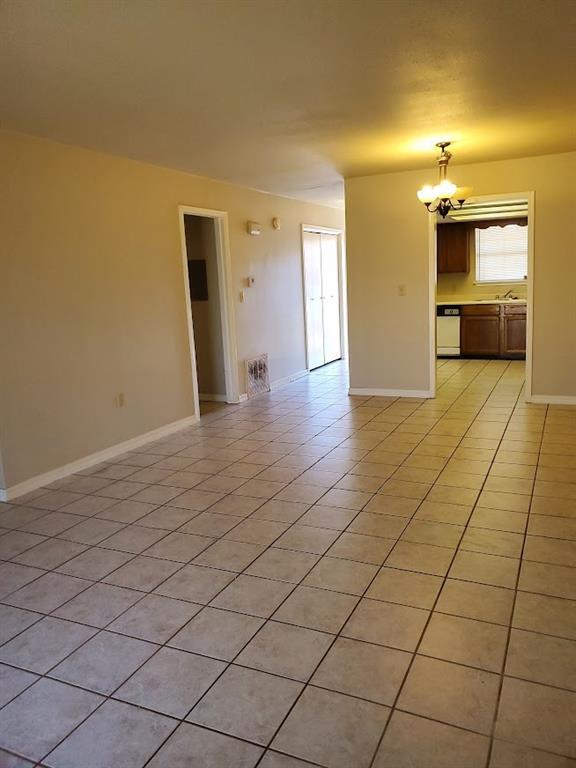 Building Photo - 719 N Beverly Ln