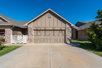 Building Photo - 3738 N Tyler Ct