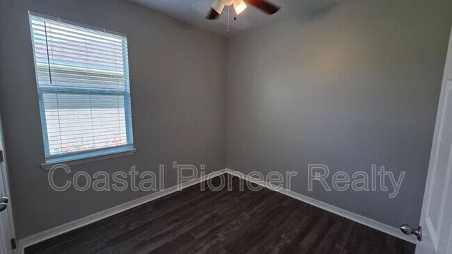 Building Photo - 30953 Water Lily Dr