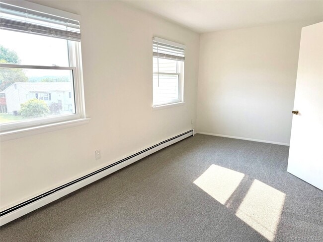 Building Photo - 209 Everett Pl