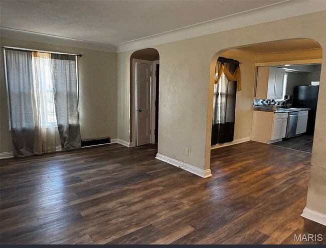 Building Photo - 324 N Dade Ave