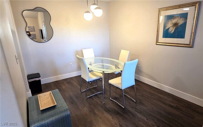 Building Photo - 7255 W Sunset Rd