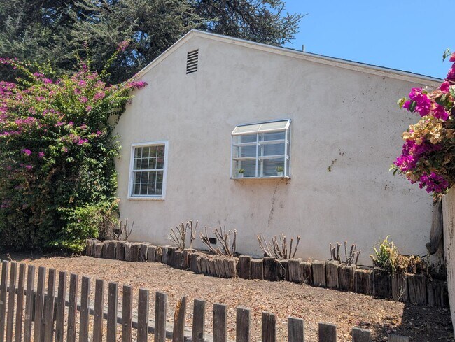 Building Photo - 14656 La Maida St