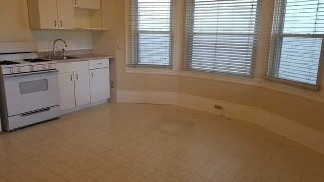 Building Photo - Cute 1 bedroom in Downtown Sacramento!!