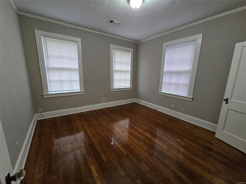 Building Photo - 3256 Montezuma Rd