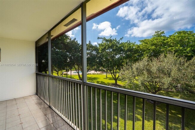 Building Photo - 100 SW 132nd Way