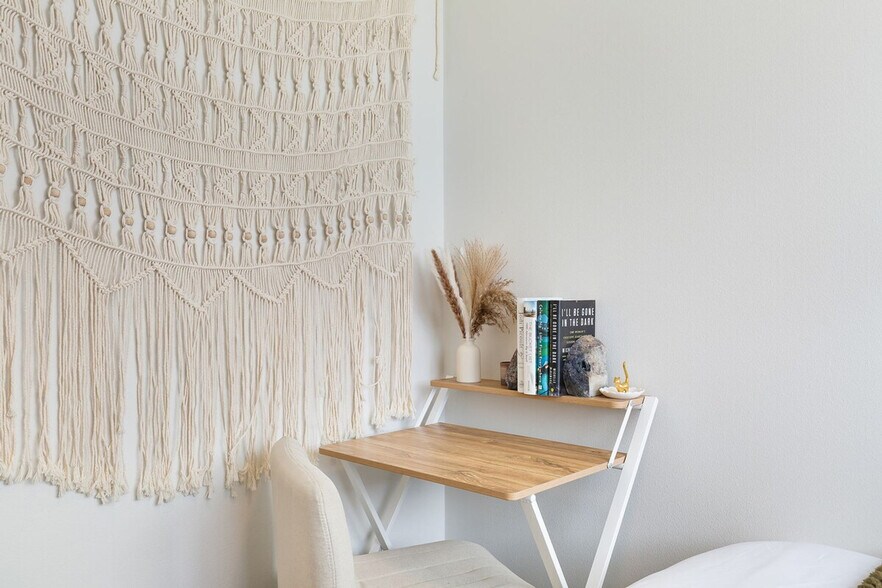 Building Photo - 65 W Dravus St