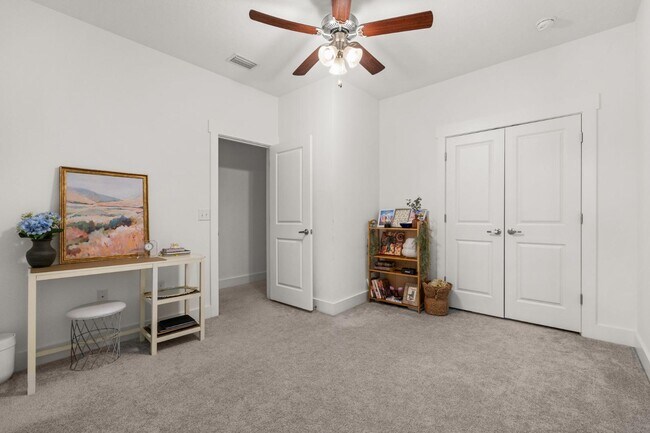 Building Photo - 338 N Sand Palm Rd