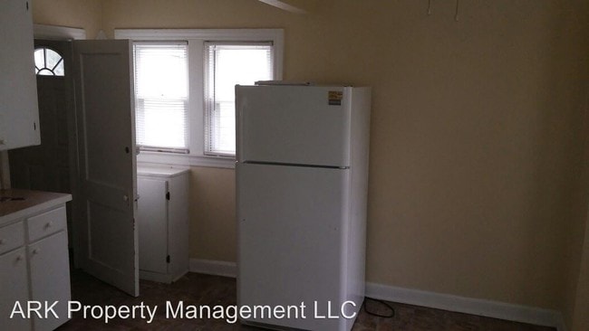 Building Photo - 4273 Kendall Rd