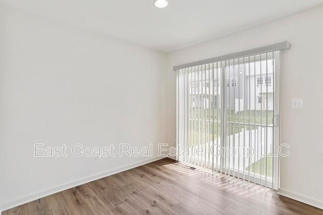 Building Photo - 40 Clifton Mnr
