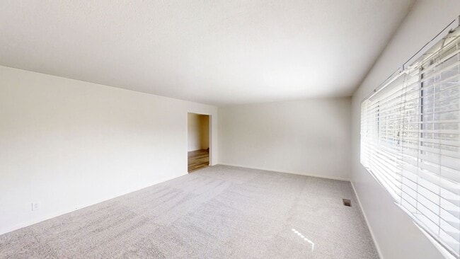 Building Photo - Charming 3 bed 2 bath Home in upper Yucaipa, Ca.